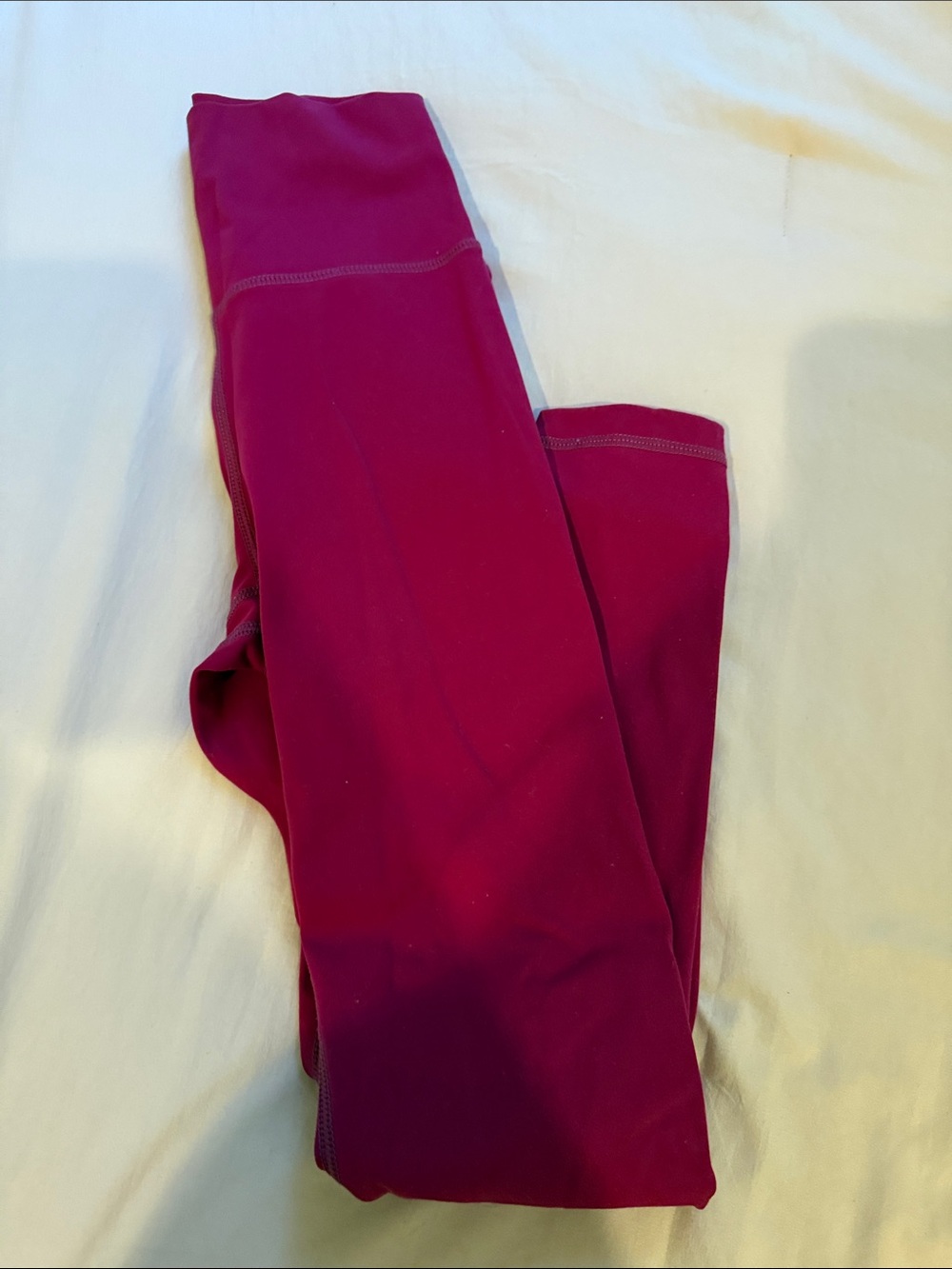 NVGTN Women's Leggings in Deep Magenta